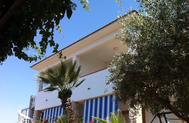 Homerez - Bonito apartamento a 400 m de la playa para 5 pers. con vistas al mar