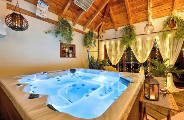 Homerez - Villa de lujo en Turčin con piscina privada