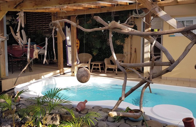 Homerez - Apartamento moderno en Le Lamentin con piscina compartida - 20m²