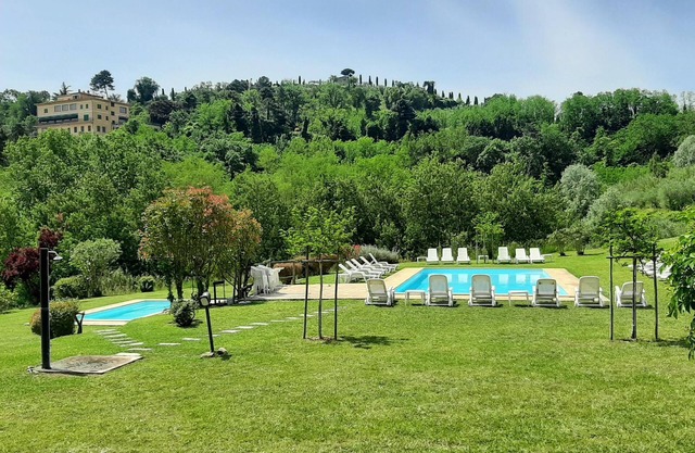 Homerez - Modern Apartment in Montecarlo, 85m², pool