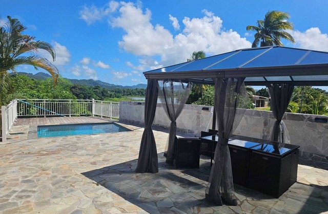 Homerez - Moderna villa con piscina privada en Le François