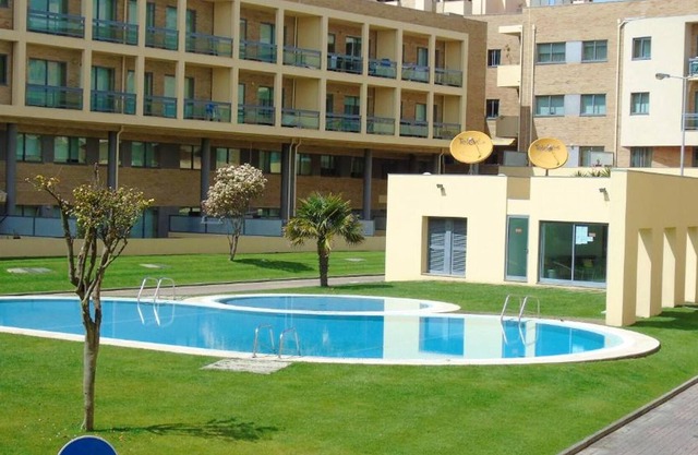 Homerez - Apartamento a 800 m de la playa para 6 pers. con piscina compartida