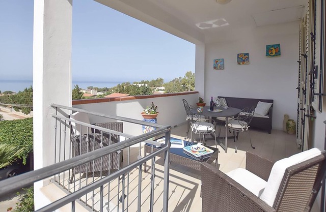Homerez - Apartamento a 400 m de la playa para 4 pers. con terraza en Sciacca