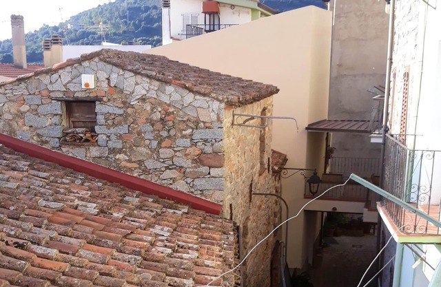 Homerez - Bonito apartamento a 10 km de la playa para 4 pers. en Loceri