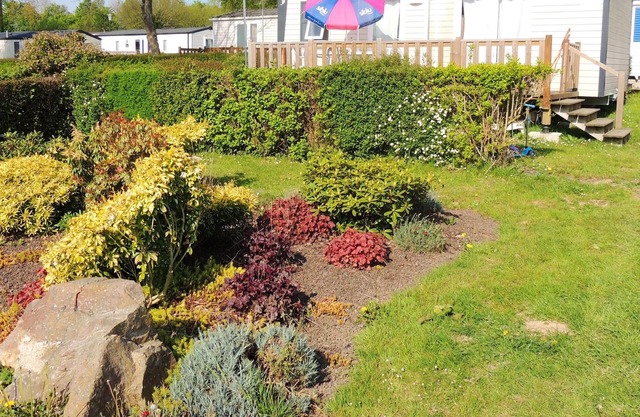 Homerez - Nice bungalow for 4 ppl. with shared pool and terrace at Litteau