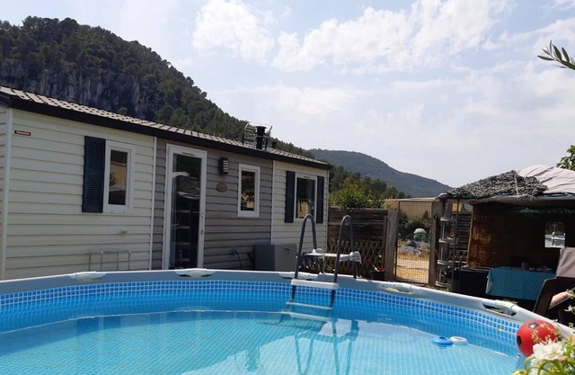Homerez - Bonito bungaló a 15 km de la playa para 6 pers. con piscina en Gémenos