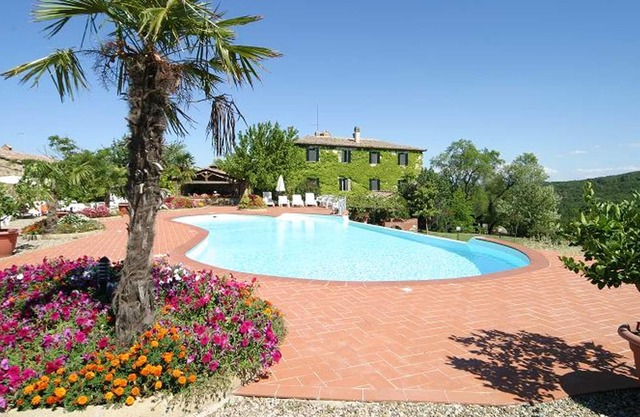 Homerez - Bonita casa para 2 pers. con piscina compartida y terraza en Murlo