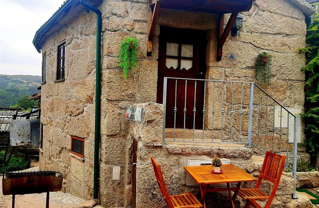 Homerez - Nice house for 2 ppl. with balcony at Lindoso