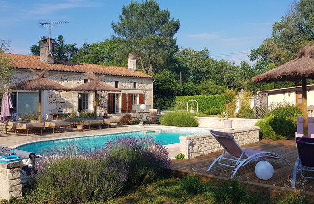 Homerez - Casa para 2 pers. con piscina compartida y terraza en Bussac-Forêt