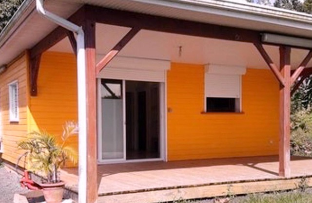 Homerez - Bonita casa para 4 pers. con jardín y terraza en Le Lamentin