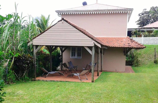 Homerez - Bonita casa a 15 km de la playa para 4 pers. con jardín en Gros-Morne