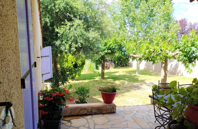 Homerez - Bonita casa para 6 pers. con jardín y terraza en Autignac