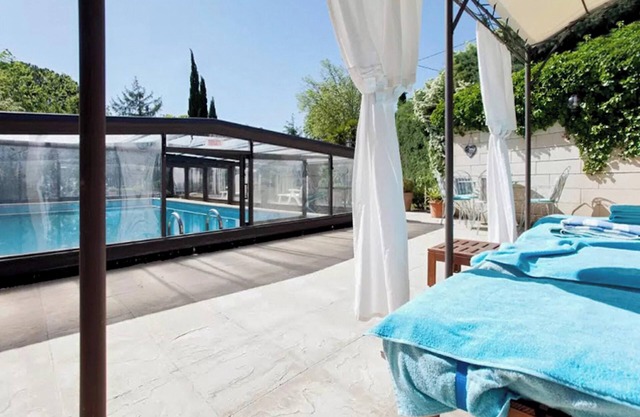 Homerez - Villa Provenzal con Piscina en Barbentane