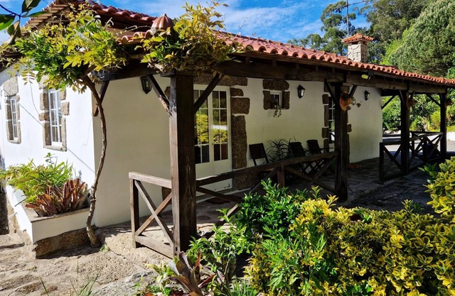 Homerez - Villa para 5 pers. con piscina y jardín en Vila Nova de Famalicão