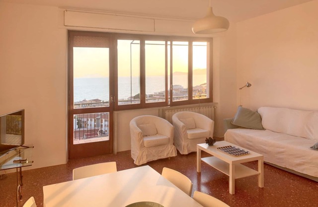 Homerez - Amplio apartamento con vista al mar en Sperlonga 109 m²