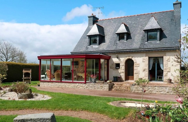 Homerez - Espaciosa casa para 6 pers. con jardín y terraza en Pédernec