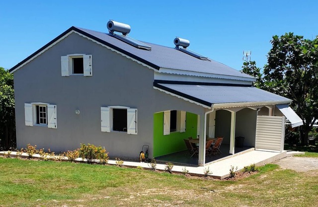 Homerez - Spacious house for 6 ppl. with terrace at Le Moule