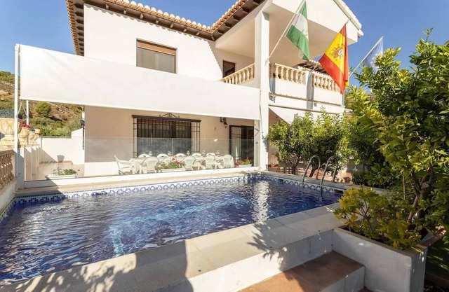 Homerez - Amplia villa en Cónchar con piscina privada y vistas a la montaña