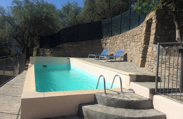 Homerez - Villa espaciosa en Breil-sur-Roya, piscina