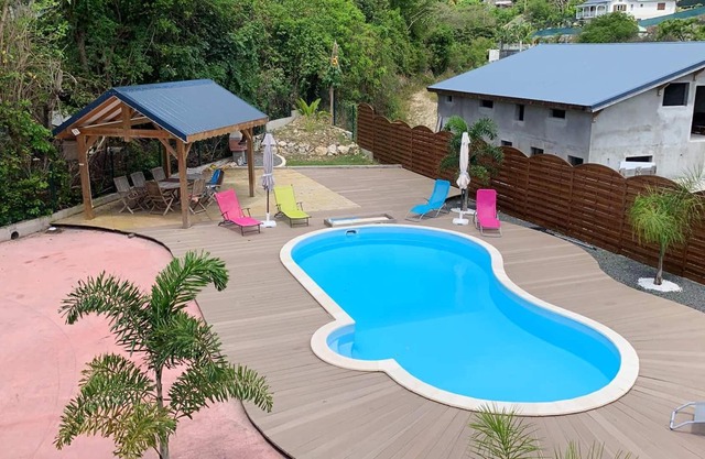 Homerez - Estudio para 2 pers. con piscina compartida y jardín en Le Gosier