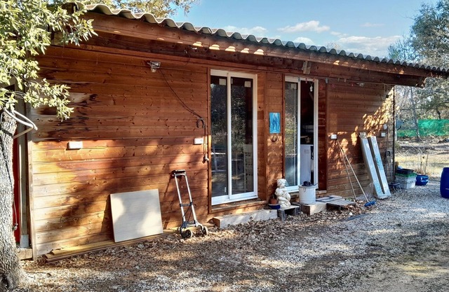 Homerez - Estudio en Cucuron con Jardín