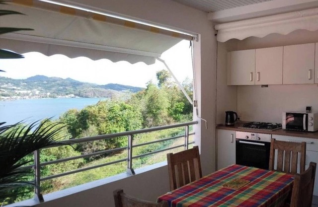 Homerez - Estudio en La Trinité con vista al mar