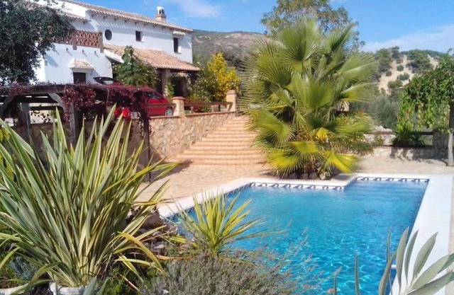 Homerez - Grande villa para 10 pers. con piscina y jacuzzi en Priego de Córdoba