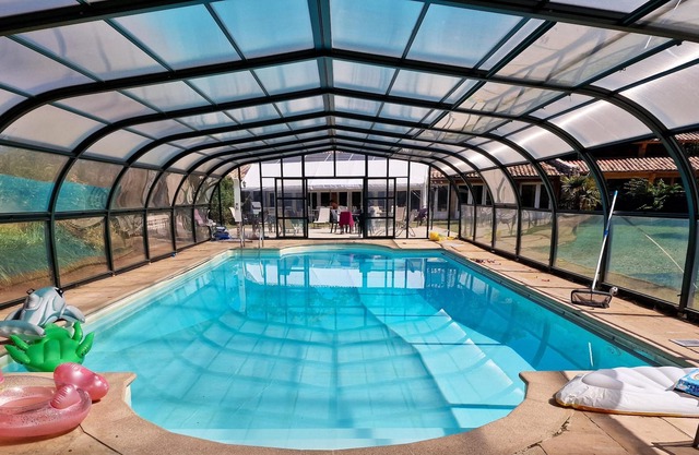 Homerez - Villa for 14 ppl. with swimming-pool, jacuzzi and terrace at Chomérac