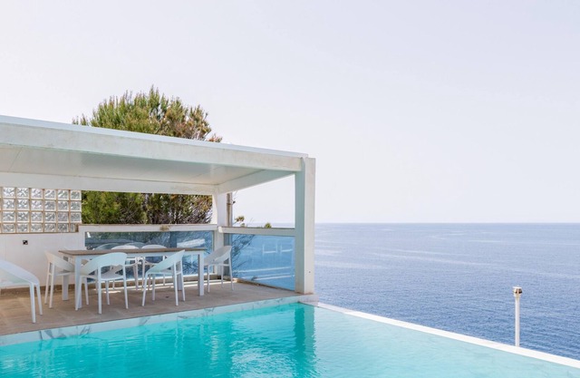 Homerez - Villa for 6 ppl. with swimming-pool, jacuzzi and sea view at El Toro