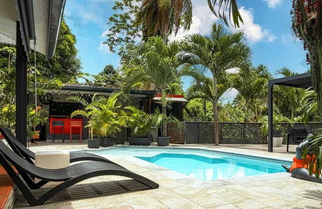 Homerez - Villa en Lamentin con piscina.
