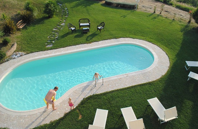 Homerez - Villa en Montelabbate