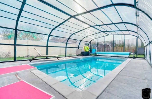 Homerez - Villa en Ranville con piscina privada