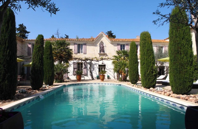 Homerez - Villa en Saint-Gilles con Piscina
