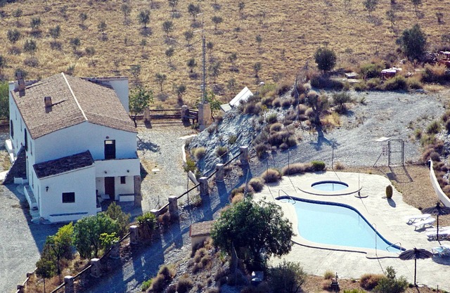 Homerez - Villa en Taberno con piscina