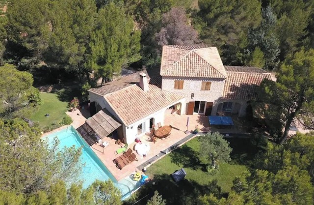 Homerez - Villa Rousset con piscina