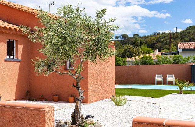 Homerez - Villa, frontera española