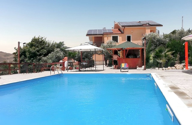 Homerez - Villa con piscina cerca de Bompensiere