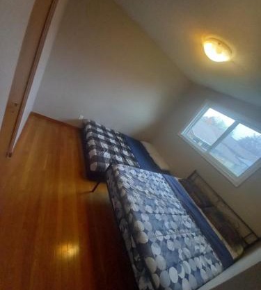 Homestay Near Victoria Park- FREE WIFI & PARKING-TOP LOCATION