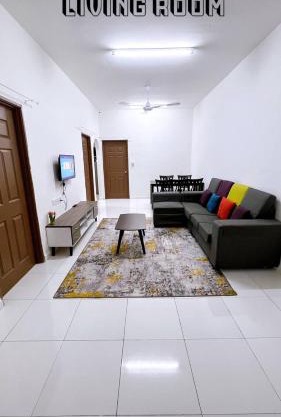 HomeSTAY PANGSAPURI SAMUDERA SERI MANJUNG LUMUT