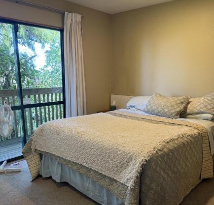 Homestay River Retreat Waiwera