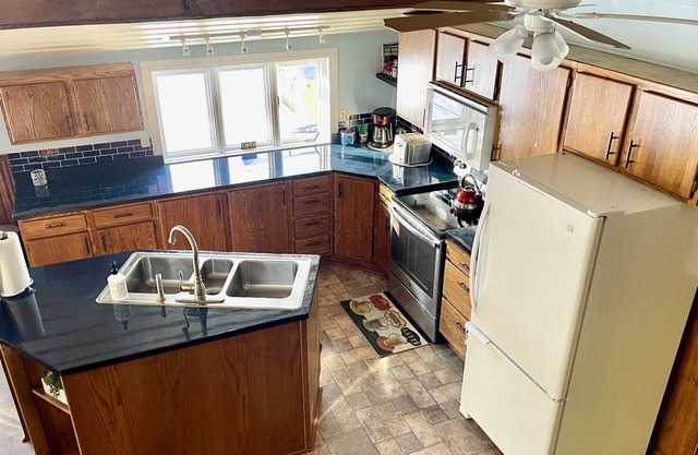 Homestead Trail Cottage-Hot Tub, Pet friendly & Amazing views