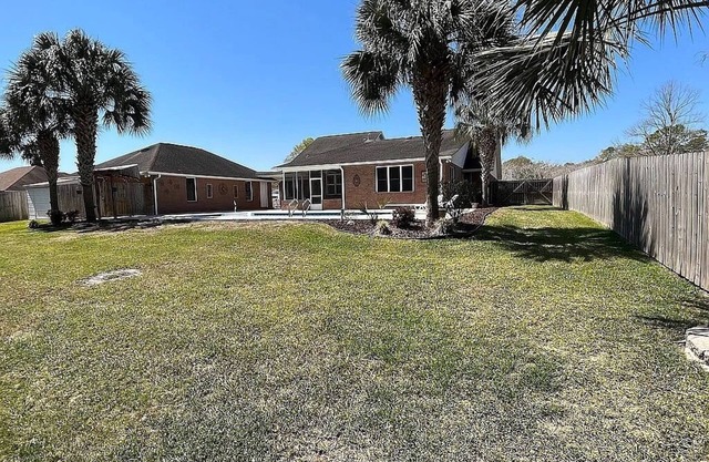 HOMESTEADERS PARADISE: Furnished 5BR/3BA w/ pool, xlarge yard near NAS Pensacola