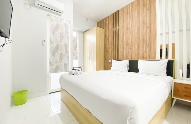 Homey 1Br Without Living Room At Amartha View Apartment