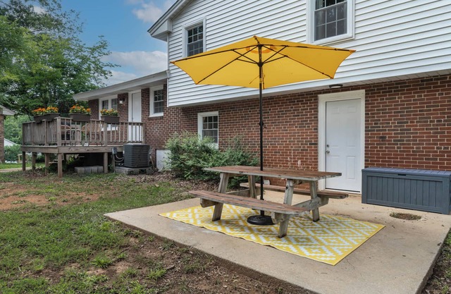Homey 4-bedroom house w/ Game Room and Backyard! Sleeps 7