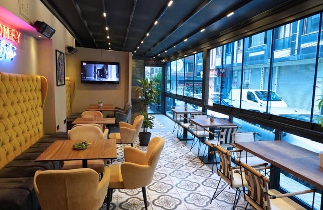 Homey Airport Hotel