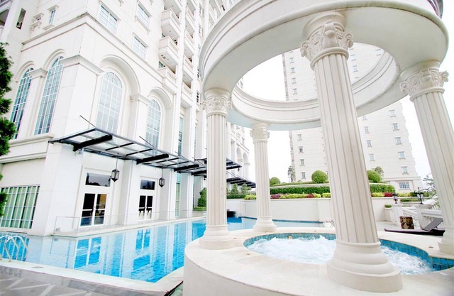Homey And Comfort Stay 2Br Bellezza Apartment