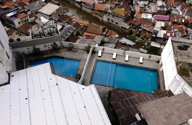 Homey And Cozy 3Br At Braga City Walk Apartment