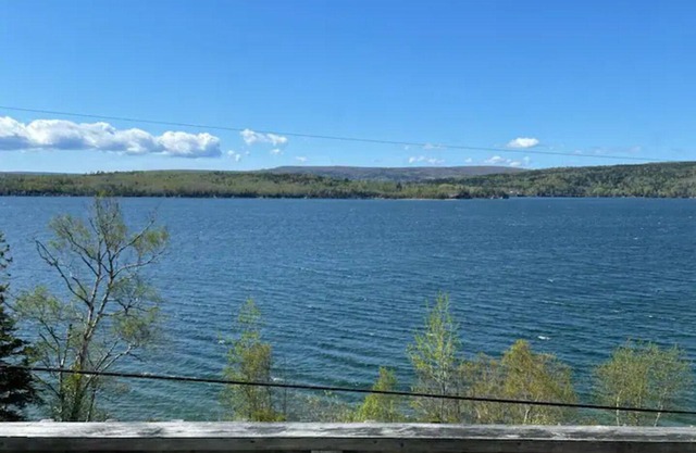Homey cottage on Great Bras d'Or Lake.
