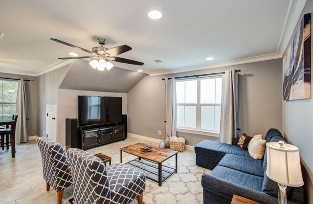 Homey Residential Apartment by Children's Hospital