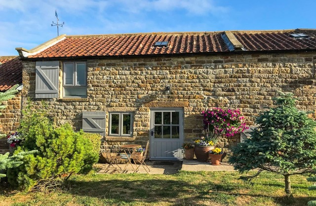 Honey Bee Cottage, STAINTONDALE